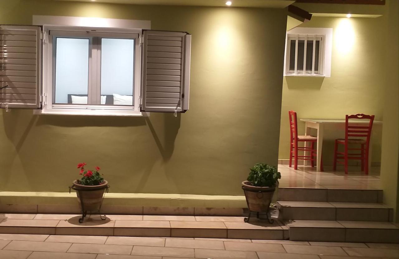 Vicky'S Place,Near Athens Airport Koropion Bilik gambar